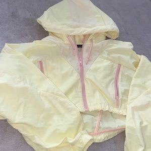 Zara cropped zip up windbreaker. Size US Medium. Worn once, very great condition